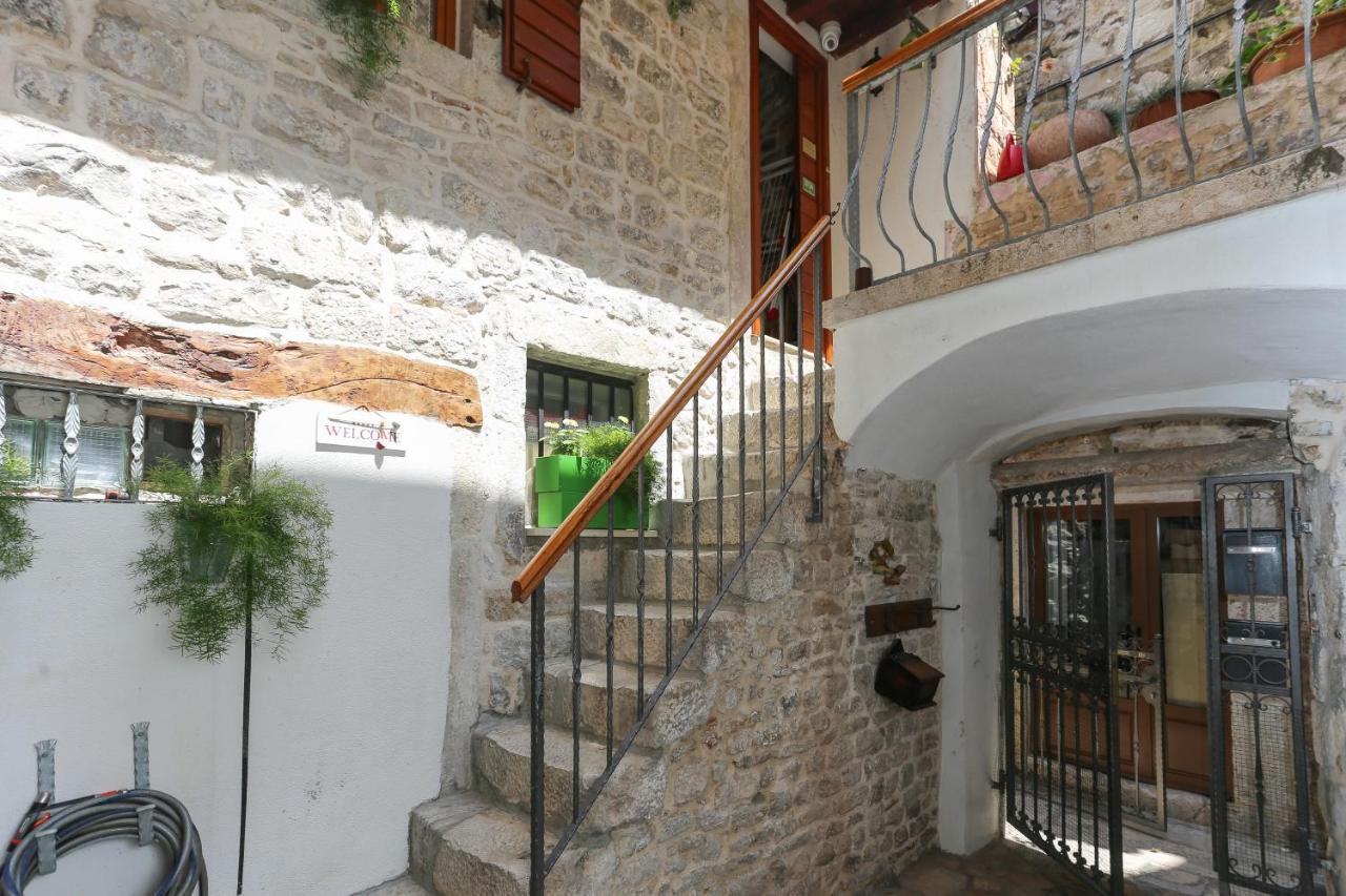Apartments Salvezani Split Exterior foto